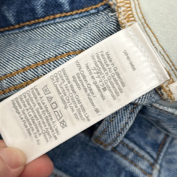 Madewell The MomJean Short size 29. Raw hem Denim Shorts - Picture 6 of 8